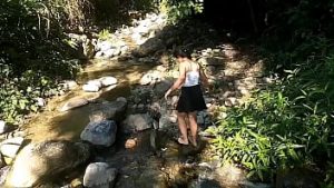 Une jeune thai offre son petit corps à un touriste – Partie 1 – Vidéo porno hd