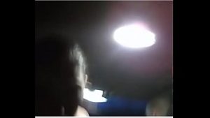 Cette femme mûre arabe se déshabille sensuellement à la webcam – Film x
