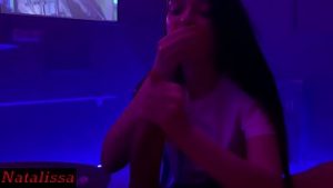 Une jeune gitane baisée à la webcam pour de largent se prend une grosse éjaculation faciale – Film x hd