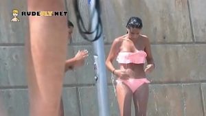 La colombienne Ariella Ferrera et lallemande Nina Elle se masturbent entre lesbiennes avec des sextoys – Vidéo porno hd