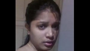 Superbe indienne pour une masturbation à la webcam