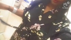 Service de chambre spécial avec une petite ladyboy asiatique à gros seins – Vidéo porno hd