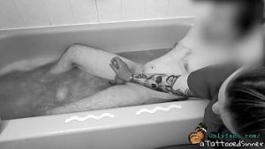 Une punk hardcore rousse sexy et tatouée se fait baiser dans une grotte sur la plage – xxx hd – #07