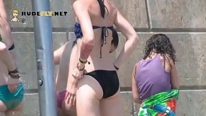 Une jeune arabe avec des beaux seins se doigte à la webcam – Vidéo porno –